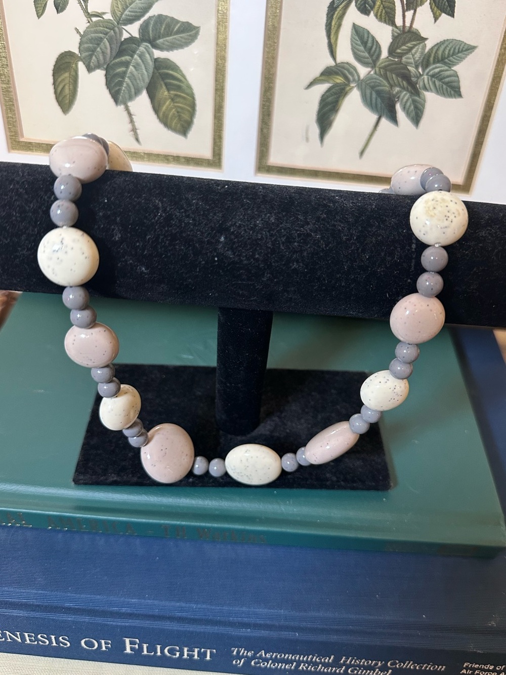 Vintage Avon Beautiful White Lucite Textured Chunky Beaded Necklace 1980s